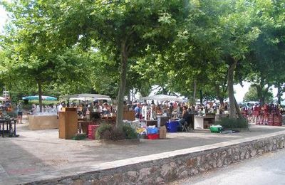 Marché potier d'Aiguine avec le POTIER MARSEILLAIS