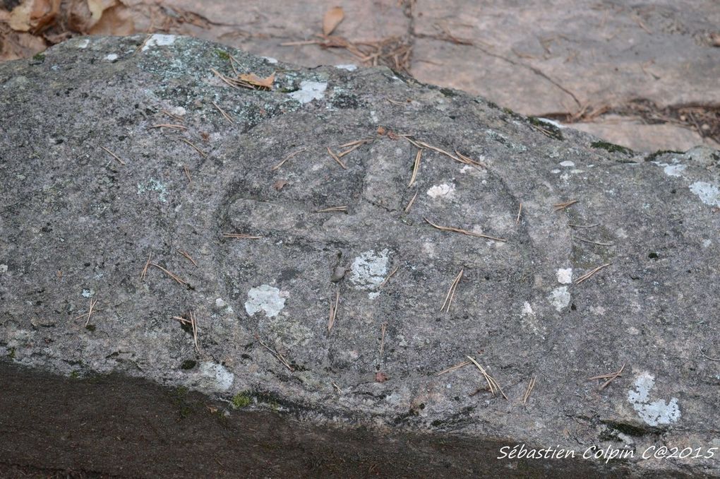 Aubazine(19), le sentier du dolmen au cromlech