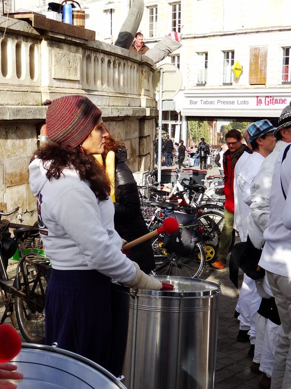 Photos sur le vif de Cathy Barbeau. Prim'A Corps avec BATUCA NIORT!