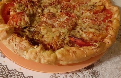 Tarte à la tomate et au thon