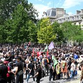 Près de 2.000 personnes à la marche pour Adama Traoré malgré l'interdiction