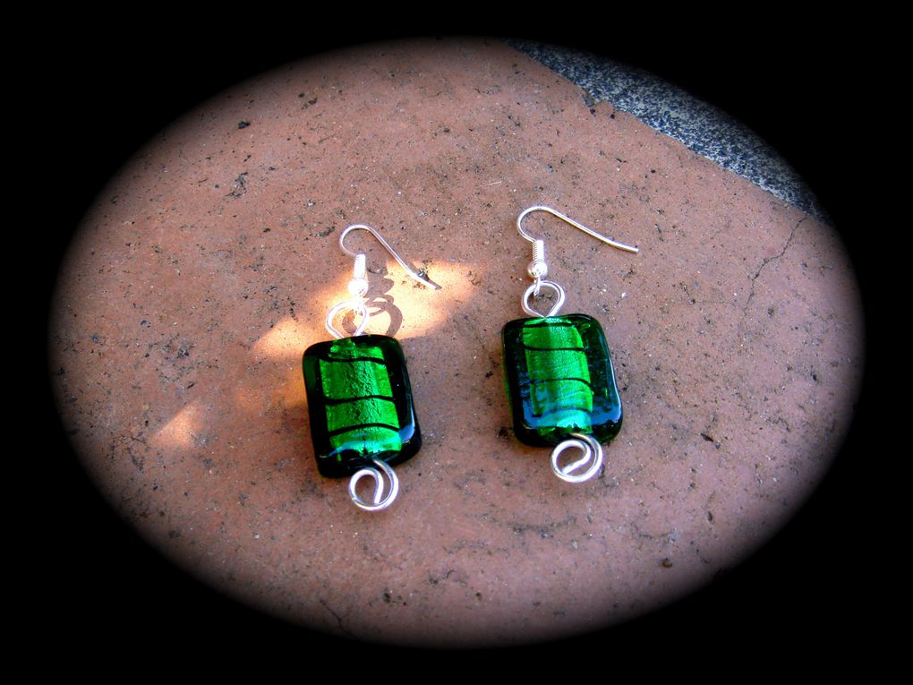 Boucles d'oreilles en aluminium et perle de Tahiti.