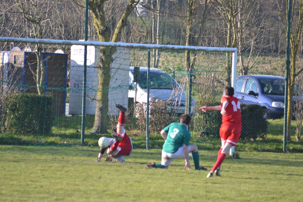 Quelques photos du matchs contre le FC Chateau-gontier (08-03-2015) Merci à Pépé pour les photos!