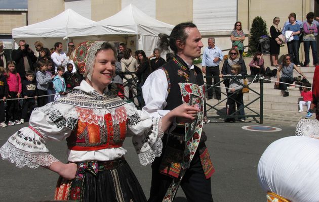 Les danseurs à St.Mandé  Mai 2012