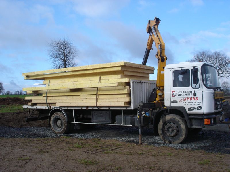 démarrage du montage de la structure bois.