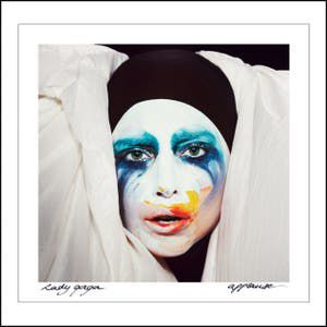 ♫ Applause – Lady Gaga http://t.co/CRQhJANse7...