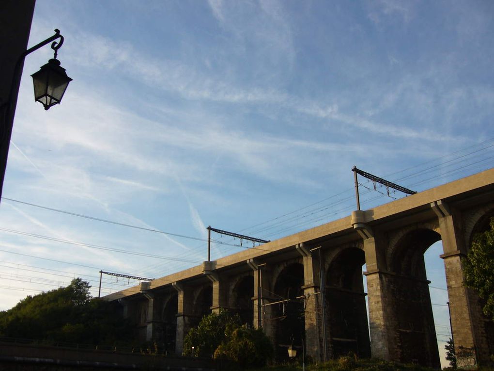 prises de vue à Meudon: les traînées persistantes d'avions appelées "chemtrails"...