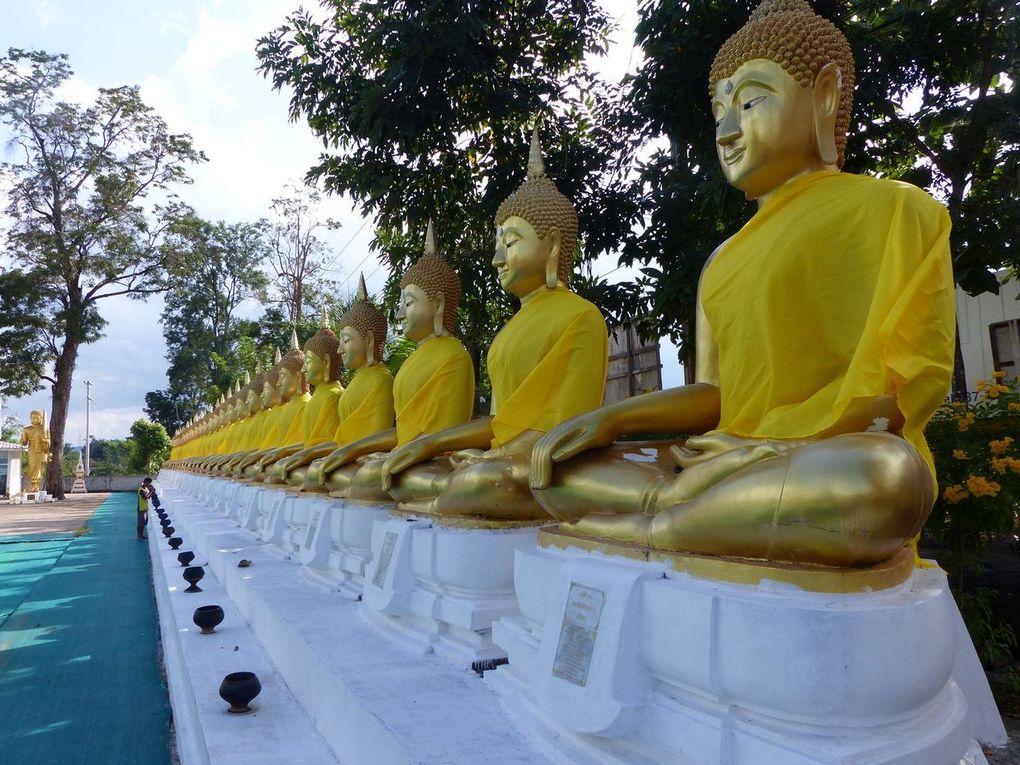 Wat Phra Phutthabat Namthip (province de Sakon Nakhon)