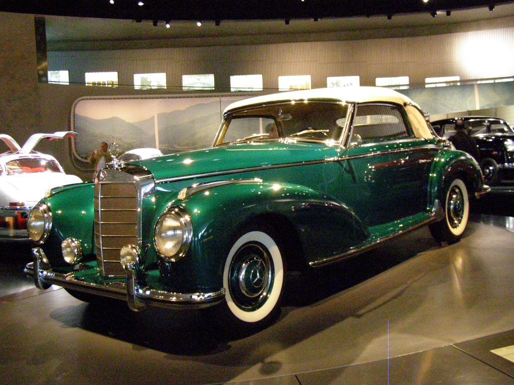 Nous étions les 19-20 et 21 avril en visite en Allemagne des Musées Mercedes et Porsche.