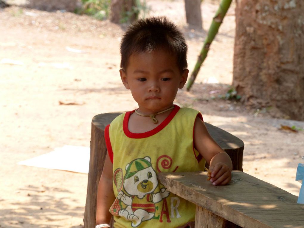 Visages de Thaïlande (23-30) - Enfants d'Isaan