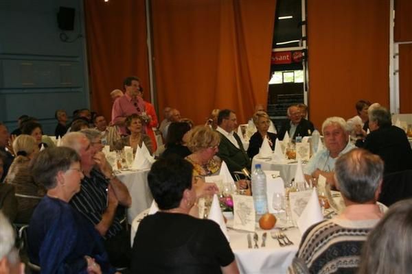 Retrouvailles du 7 juin 2008 Photos des tables fournies par Loui Padilla. Photo de groupe Ch. Laborie