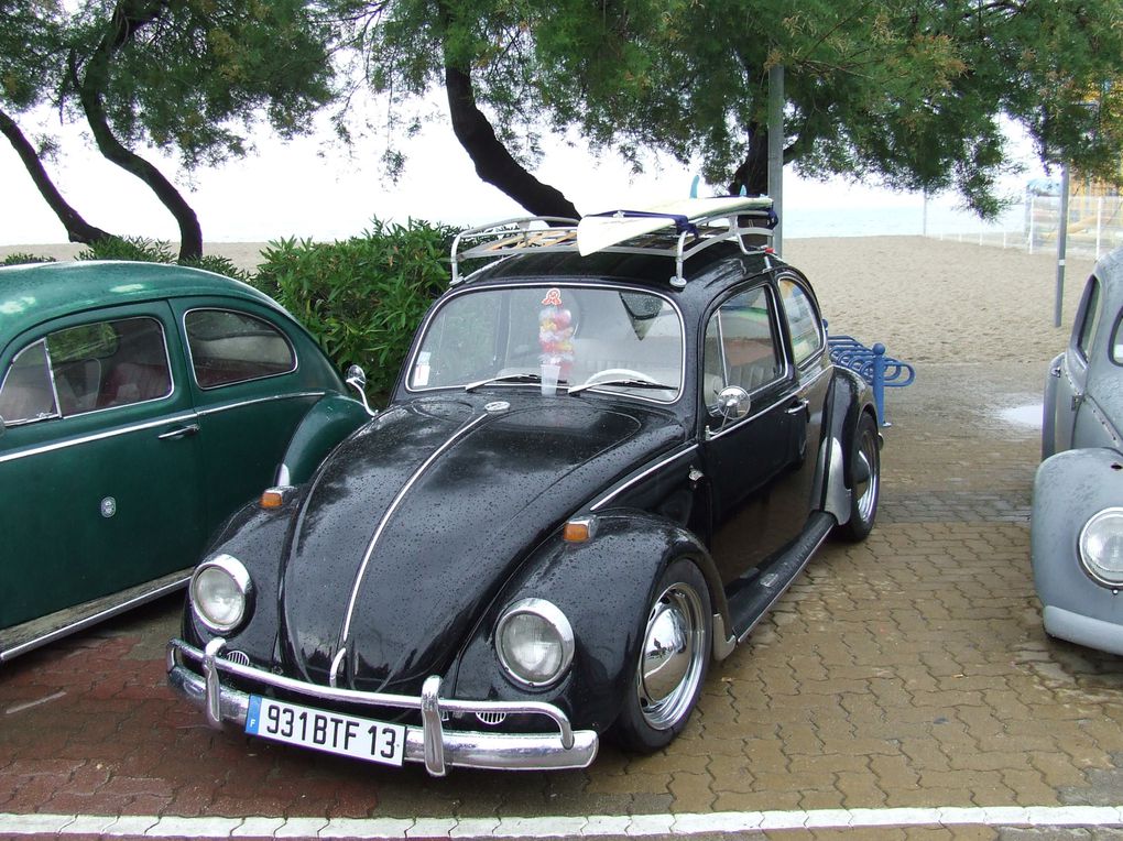 Voixi l'album de la 7ème édition du Classic VW Catalan. Elle se déroulait comme d'habitude à Argelès sur mer (66) et malgré la pluie ce fût une très bonne édition :) L'année prochaine j'y retourne :)