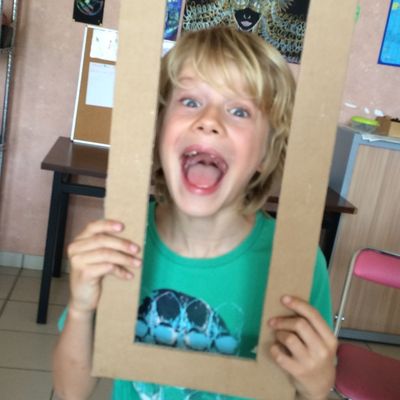 Atelier périscolaire Treillieres, Les enfants fabriquent leur meuble a coloriage!