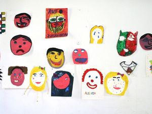Une expérience magnifique. "Quel a été votre meilleur souvenir?" A -t-on demandé aux enfants en fin de stage. "Notre meulleur souvenir c'était le soir quand les adultes discutaient à table à la fin du repas et qu'on vous écoutait. C'était comme dans une famille".