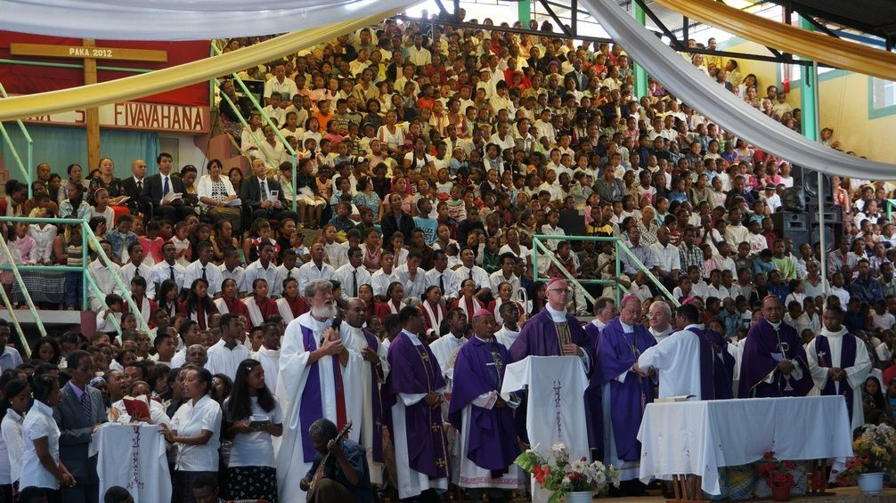 Messe d'ouverture des VIè Assises Nationales des Médecins Catholiques de Madagascar, en présence du Président Andry Rajoelina. 1ère partie. Photos: Harilala Randrianarison