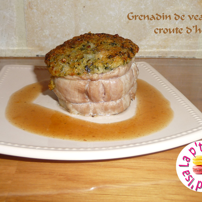 Grenadins de veau et croûte d'herbes, jus corsé