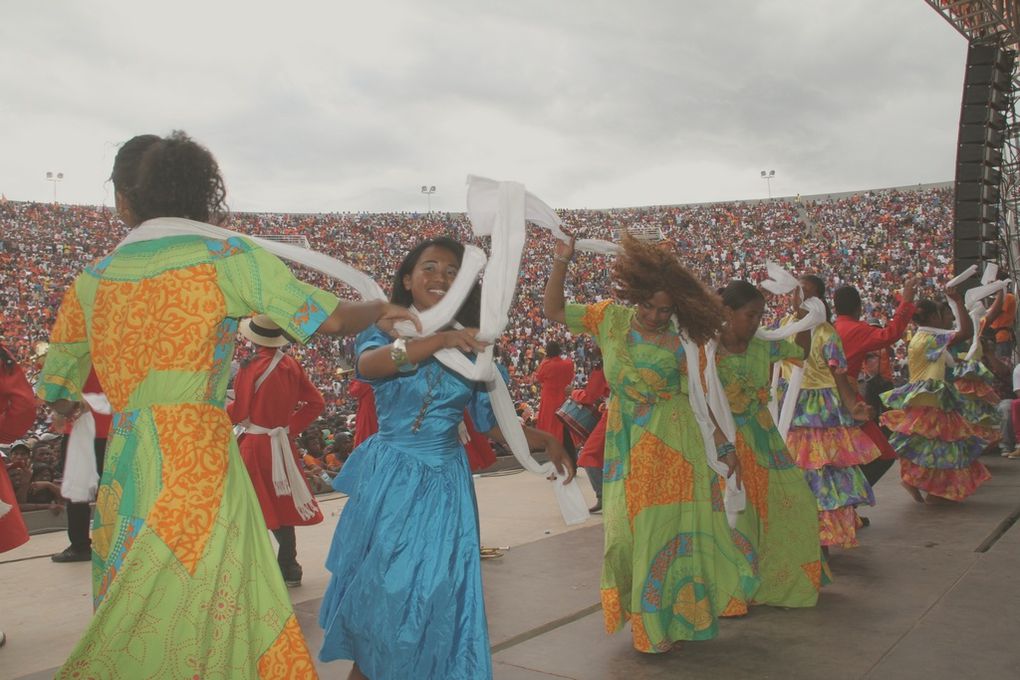 Coliseum d'Antsonjombe, Antananarivo, dimanche 1er décembre 2013. Présentation officielle des candidates du groupement MAPAR (Miaraka amin'ny Prezidà Andry Rajoelina), pour les élections législatives du 20 décembre 2013, à Madagascar.