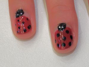 Nail Art : Coccinelle