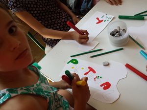 Drapeau, CE2 avec Sandrine en relation avec la fête de l'école. Photos prisent par Sandrine.