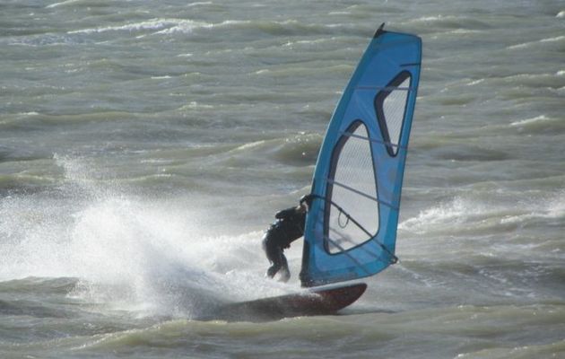 Sauvetage d'un véliplanchiste au Bassin d'Arcachon (33)