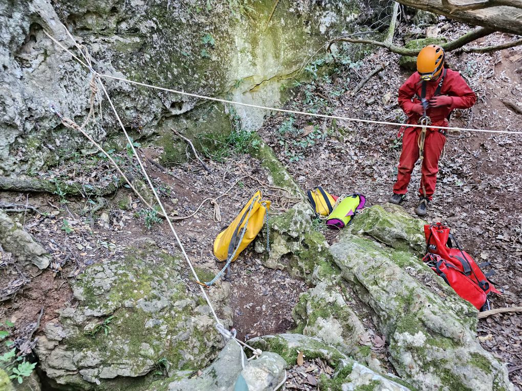 Ragaï de l'Ours &amp; Aven du Menhir