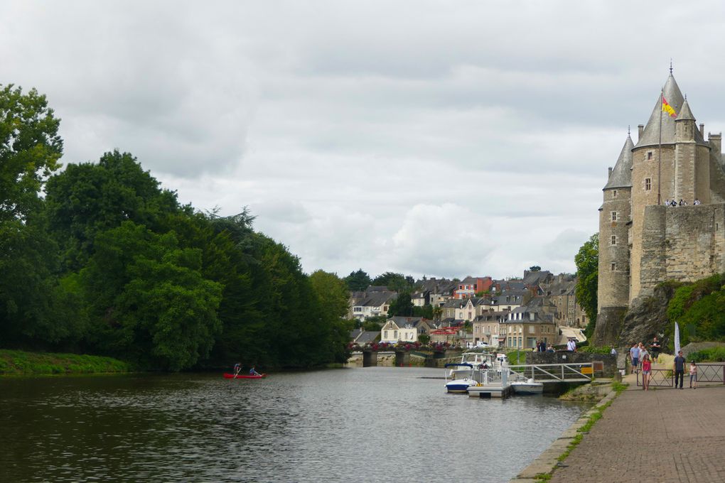 Le Canal de Nantes à Brest: en vélo ou en Canoë