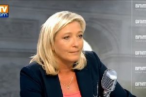 Marine Le Pen invitée de RMC/BFMTV: "Manuel Valls est de plus en plus inquiétant" (vidéo 23/01/204) 