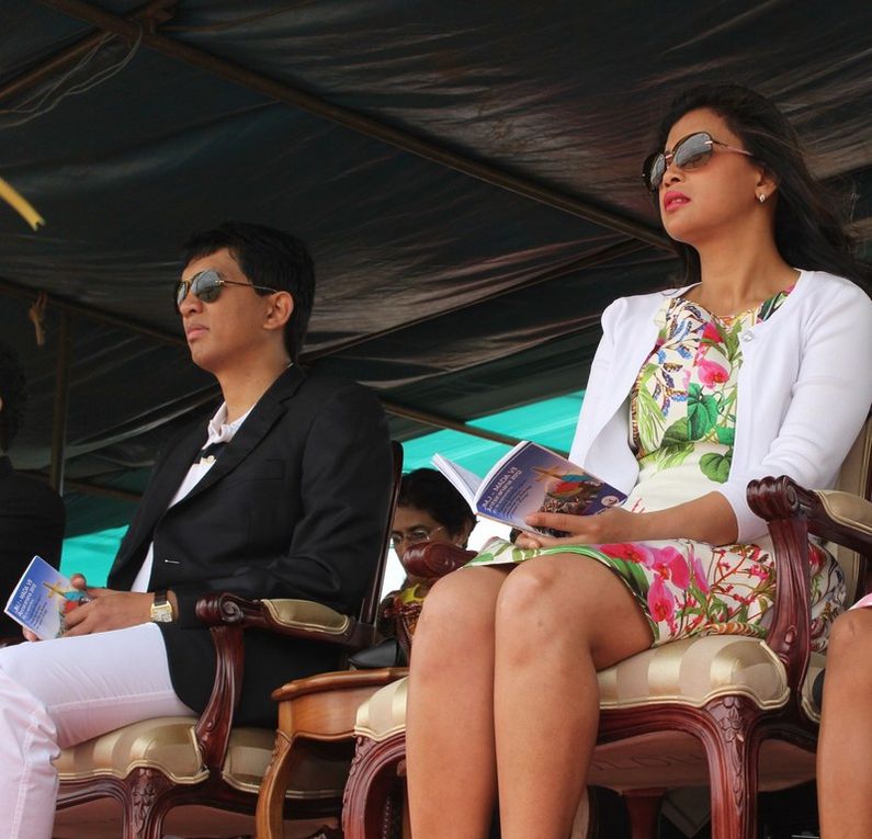 Le couple présidentiel, Andry et Mialy Rajoelina, assiste à la Grande Messe de clôture des JMJ VII MADA, à Bitahitry, Antsiranana.