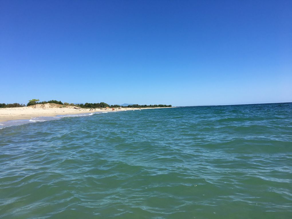 Notre plage, du Sud vers le Nord, vue de l'eau.