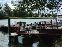 La Seine... de l'autre côté, le port..