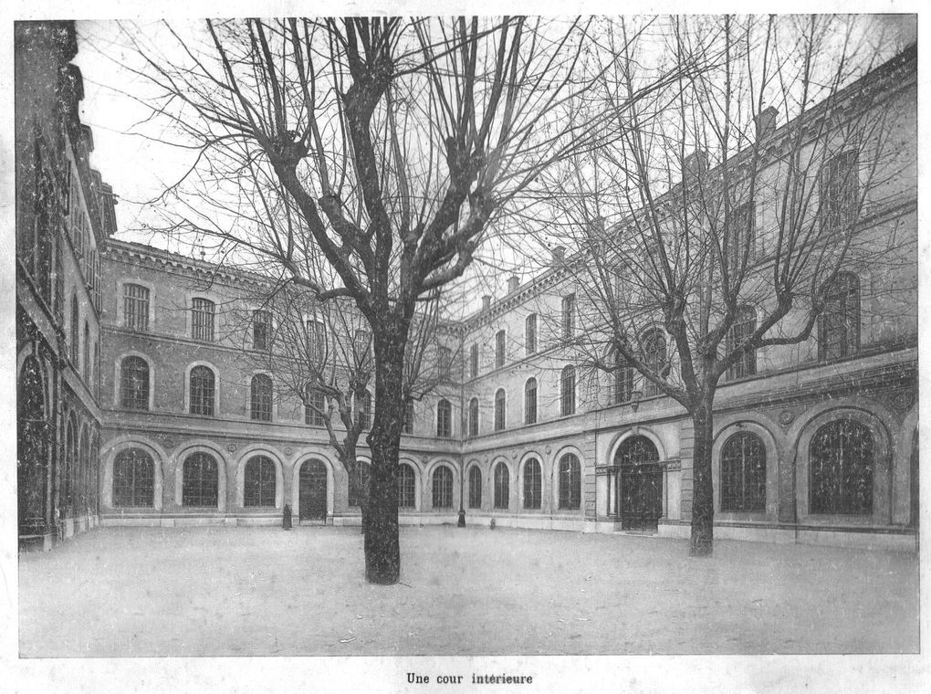 L'Ecole libre Saint-Joseph d'Avignon en 1911-1912 (plus une photo de 1907).