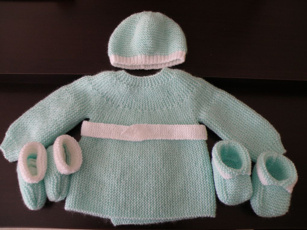 Voici toutes mes créations de l'année 2012.
La plus part de mes créations sont en vente ici :

http://mes-tricots-et-astuces.over-blog.com/pages/Creations_en_vente-7636207.html

N’hésitez pas à me contacter pour tout renseignement.