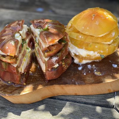 Hamburger de tomates et mozzarella