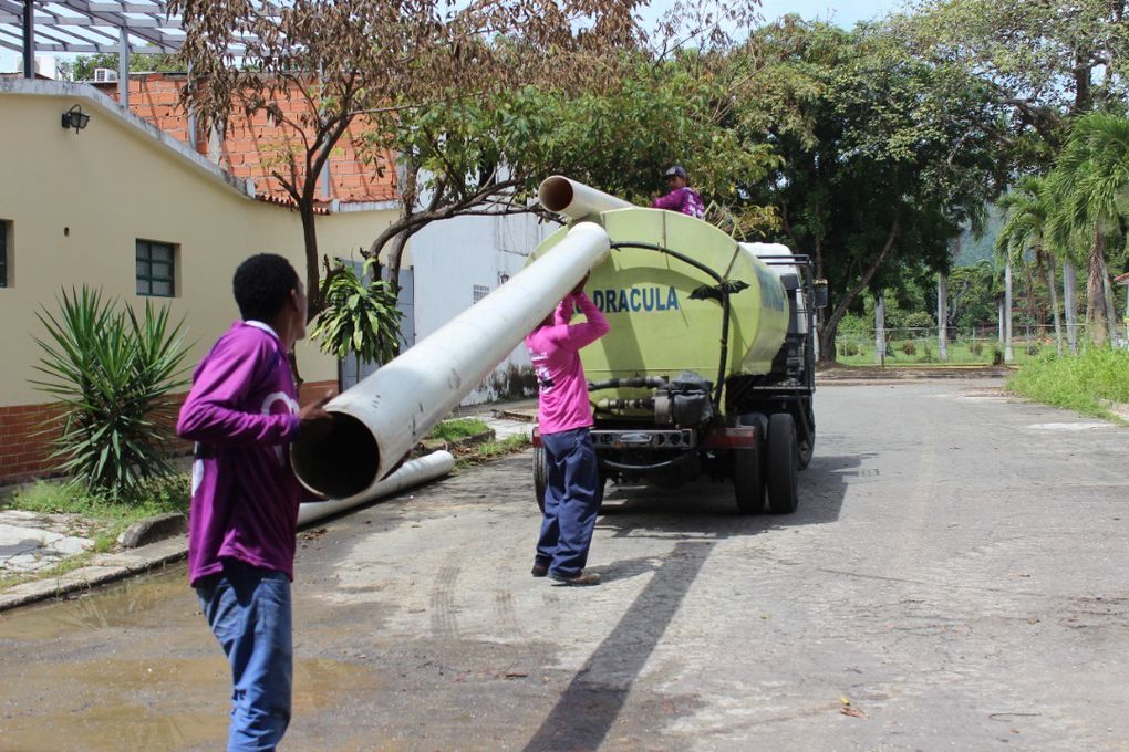 Alcaldía de Naguanagua reparó colapso de aguas servidas y bote de aguas blancas en Las Quintas II