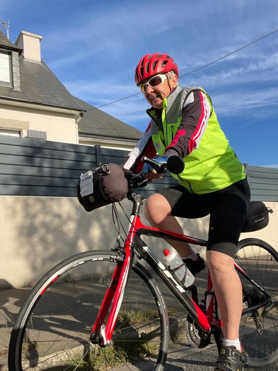 Départ Samedi 29 juin de Saint-Brieuc dès 08h00 - Arrivée avant 16h30 à Crévin - Première journée sur le vélo à duré moins de huit heures après 130km et 1200m de dénivelé. Belle mise en jambes.