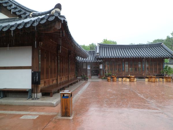Visite de la Korean House, à Namsan