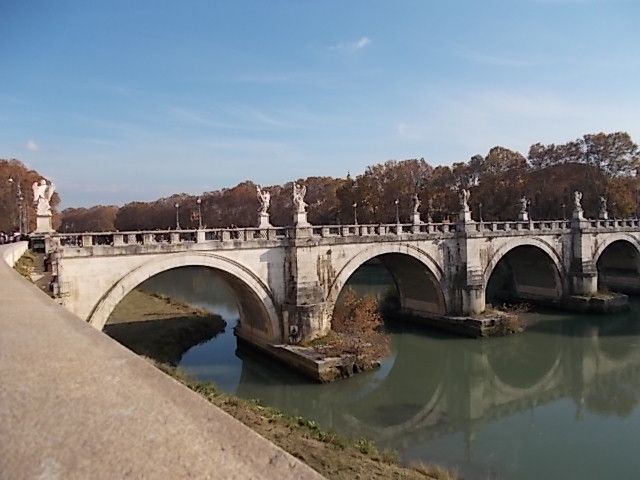 visite du musée du Vatican, de la chapelle Sixtine et de la Basilique St Pierre puis balade le long du Tibre jusqu aux abattoirs