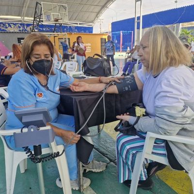 Dieciocho comunidades de Los Guayos atendidas en jornada de salud del 0800-Bigote