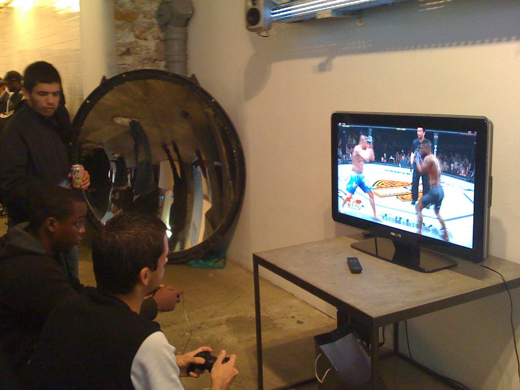 Retrouvez ici les photos du Loft'in Game qui s'est tenu dans le 1er arrondissement de Paris le samedi 16 mai 2009 avec l'équipe de Gameblog.
