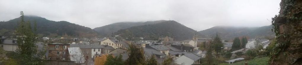 La collégiale Santa Maria de Cluniaco . Côté ouest de la ville avec collines à franchir pour demain .