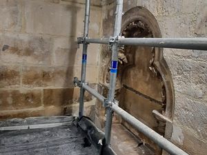 Patines et fausses pierres Notre-Dame de Paris 