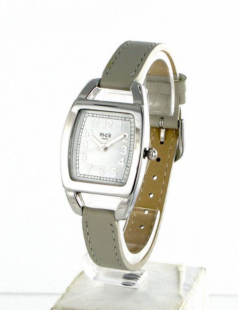 Montres femme en cuir matelassé ou lisse, ces montres de la marque MCK Maclock Paris sont garanties 2 ans par votre boutique en ligne Unemontretendance.com