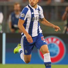 Alex Telles remplace Filipe Luis