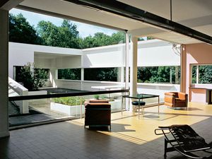 La villa Savoye est une villa construite de 1928 à 1931à Poissy dans les Yvelines