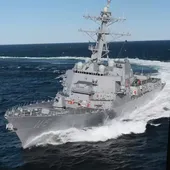 La frégate américaine USS Thomas Hudner abat des drones de combat au Yémen