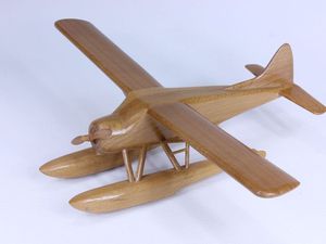 De Havilland Canada DHC2 Beaver (Canada, échelle : 1/45°, bois : hêtre)