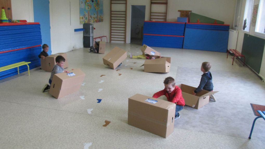 Empreintes, lignes, jeux et toucher au programme pour les TPS PS MS 