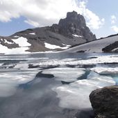 lac des 9 couleurs en juillet ( bivouac )