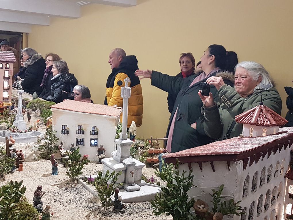 Espagne , sur la route des crèches: Tamarite de Litera, avec les associations las Alfombras del Corpus Christi et les femmes au foyer