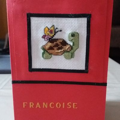 Petite carte brodée tortue et sa grille